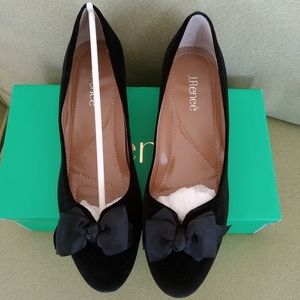 J.RENEE black velvet ladies pumps EUC size 10M